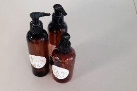 Sweet Almond Oil - has a soothing scent, can help in reducing feelings of stress. Sweet Almond Oil is used as a carrier oil for diluting our essential oils . Pure essential oils should never be applied directly to your skin. Size: 8 oz