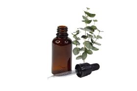 Eucalyptus Essential Oil size: 30mil Emotional/Energetic Qualities: Uplifting Clears the mind and aids concentration Soothes exhaustion Encourages a sense of extra support Immunostimulant: It is believed that eucalyptus has an immunostimulant capacity, possibly on account of its antimicrobial, anti-inflammatory, and tonic actions. Aroma The aroma is powerful, fresh, penetrating, medicinal and cineolic (eucalyptus-like), with camphoraceous and green notes. *** DO NOT use essential oil on the skin without diluting it! *** Most essential oil dilution rates should be 3% or less for topical use (as an example, 3 drops of essential oil to 97 drops of carrier oil). This dilution rate would be considered safe and effective for most aromatherapy applications. Warnings: If pregnant or suffering from illness consult a doctor before use. KEEP OUT OF REACH OF CHILDREN. As with all products, user should test a small amount prior to normal extended use. Oils and Ingredients can be combustible. Use caution when exposing to heat or when laundering linens that have been exposed to this product and then exposed to heat of dryer.